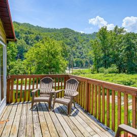 1 Mi to Hatfield-McCoy Trails: Apt in Matewan, Hotel in Matewan