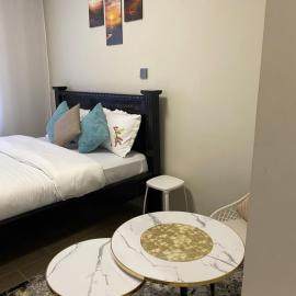 Serene Cozy Studio behind Signature Mall, hotel in Marimbeti