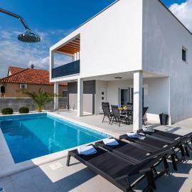 Awesome Apartment In Obrovac