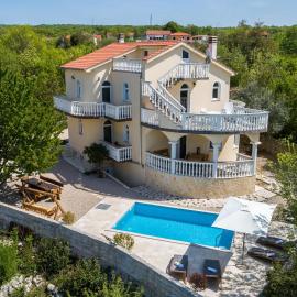 Holiday Home Barusici With Sea View 09, hotel v destinaci Barušić