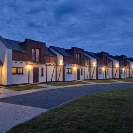 LuxDomki, hotel a Kobylany