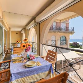 Victoria Palace Elegant Apt, hotel en Menton
