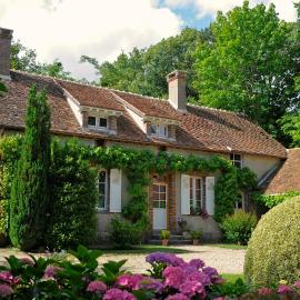 Hameau des Grès, hotel di Paley