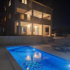 Apartmani Jerka, hotel em Vinišće