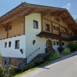 Fankhauser Apartments - am Berg, hotell i Ried im Zillertal
