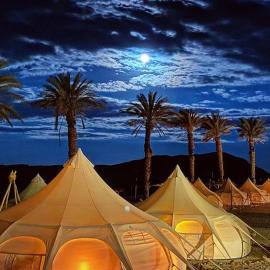 חאן מחצבת הגבס - Glamping Gypsum Quarry، فندق في Maẖẕevet Geves
