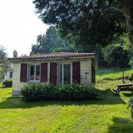 village vacances Gardes le Pontaroux: Gardes-le-Pontaroux şehrinde bir otel
