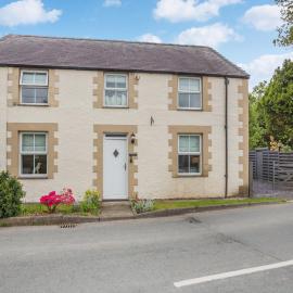 Ty Bryn Gloch, Hotel in Bettws Garmon