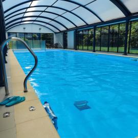 Cabane aux étoiles -piscine-golf à 50m, hotel en Quéven