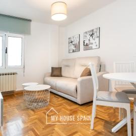MyHouseSpain - Cómodo y tranquilo piso con parking, hotel a Oviedo
