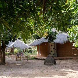 Campement Adia Fougnesse chez Pape Badiane, готель у місті Koubalan