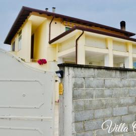 Villa Ornella, hotel en Luni
