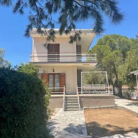 Roula's House, hotel in Kineta