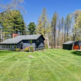 Cottage in the woods, Hotel in Salisbury