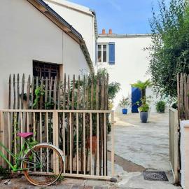 Le Studio d'en O, au coeur de la ville haute, hotel in Pornic