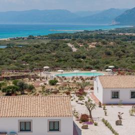 Campos Varios, hotel u gradu Orozei