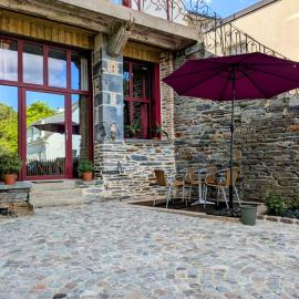 La Forge - plain-pied, terrasse et calme à La Gacilly, khách sạn ở La Gacilly