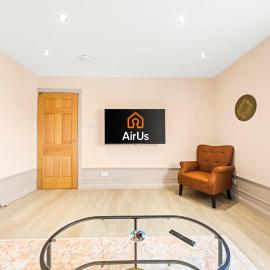 Bright & Modern 3-Bed House Next To Glasgow Airport