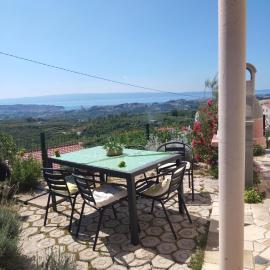 Cosy apartman Split - in green area, hotel in Solin
