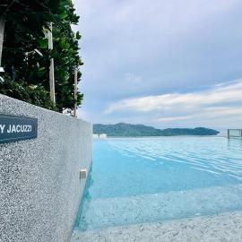 Sky Pool Luxury Sea View Near Penang Airport 9pax, отель в городе Байан-Лепас