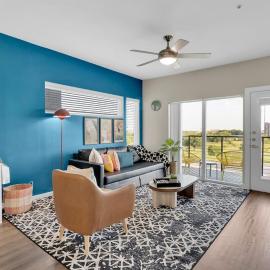 LUX 1B1B with Parking, Pool, Gym, Private Patio near Austin