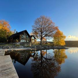 Peaceful lakefront retreat surrounded by nature