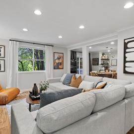 Spacious Stylish Modern Daylight Basement Retreat King Bed Office - Bellevue – hotel w mieście Bellevue