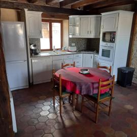 Hébergement indépendant โรงแรมในBerchères-les-Pierres