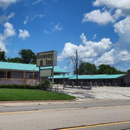 Economy Inn, hotel en Bonham