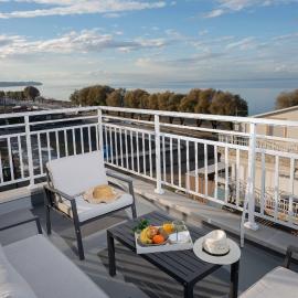 Noah Sea-View Apartments