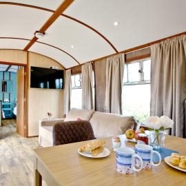 Brunel Boutique Railway Carriage 5, hotel in Dawlish Warren
