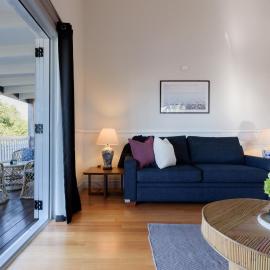 Elegant Beauty Point Home with WiFi & Fireplace – hotel w mieście Ilfraville