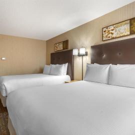 Best Western Cold Lake Inn، فندق في Cold Lake