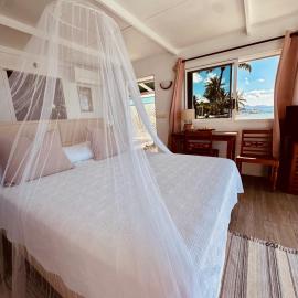 Fare Iriatai: Taputapuapea şehrinde bir otel