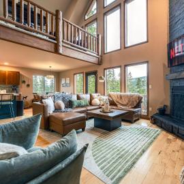 Whispering Pine Chalet - HotTub, Sauna, StargazingNet