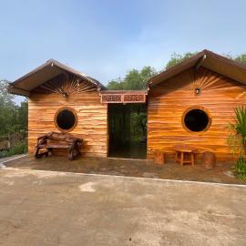 Baan Suan Pongsiri บ้านสวนพงษ์ศิริ, hotel v destinaci Ban Tha Sakae