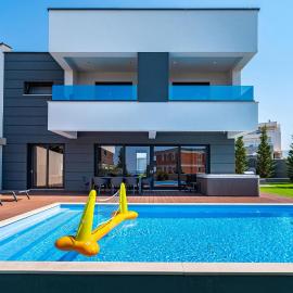 Beautiful Home In Novalja