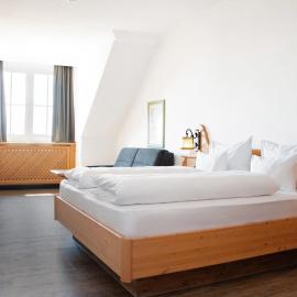 Self-Check-in Hotel VinoQ Mistelbach، فندق في ميستل باخ