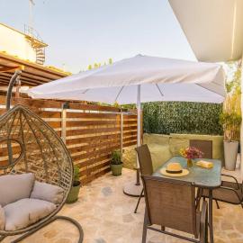 Filiatras Welcoming Hideaway - A Cozy Urban Escape، فندق في فيلياترا