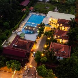 Vạn Xuân Royal Hotel, hotel a La Phù