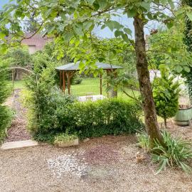 Maison cosy avec jardin, 4 chambres, Route du Vin, hotel in Nuits-Saint-Georges