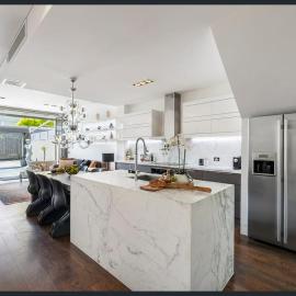 1st Class Living in the Heart of Albert Park