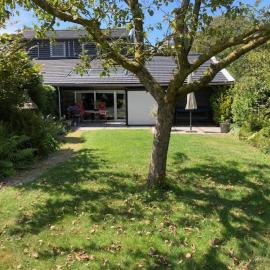 Hoeve aan de Zuurlanderes stal-1, hotel in Diever