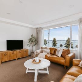 Luxe Mount Escape Stunning Sea Views Pool & Gym