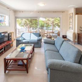Eugenias Getaway by the Beach - Diminio Escape