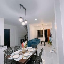 2 Storey Family House in Casa Verde Mati City, hotel u gradu Mati
