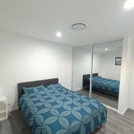 Comfortable and Modern Queen Room in Guildford Home - NR9, hotel di Guildford