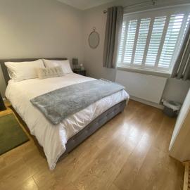 Sun Terrace Lodge Weybridge