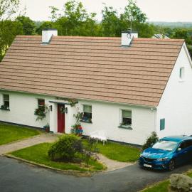 Longford Holiday Red Rose Self Catering Cottage, hotelli kohteessa Longford