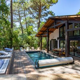 Villa Les Pins Agalis with swimming pool